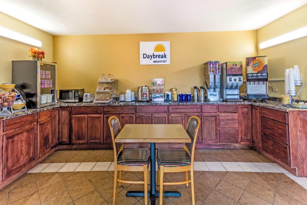 Days Inn Pigeon Forge South Dış mekan fotoğraf